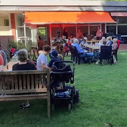 Sommercafé in Schönow-Buschgraben im Garten